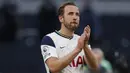 Harry Kane diketahui telah meminta Tottenham Hotspur untuk membiarkannya pergi pada bursa transfer musim panas lalu. Namun, pihak klub tak mau bernegosiasi dengan pelamar potensial seperti MU dan Man City. Akibatnya, Kane baru mampu mencetak satu gol hingga pekan ini. (AFP/Pool/Paul Childs)