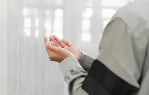 Kumpulan Doa Ketika Hati Gelisah yang Bisa Dibaca setelah Sholat, Jadi Tenang dan Tentra