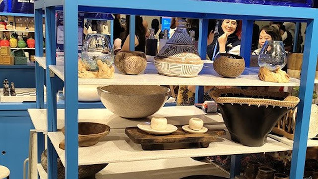 Produk karya seni dari UMKM Bali Bakti Anggara yang tampil di BRI UMKM EXPO(RT) 2025