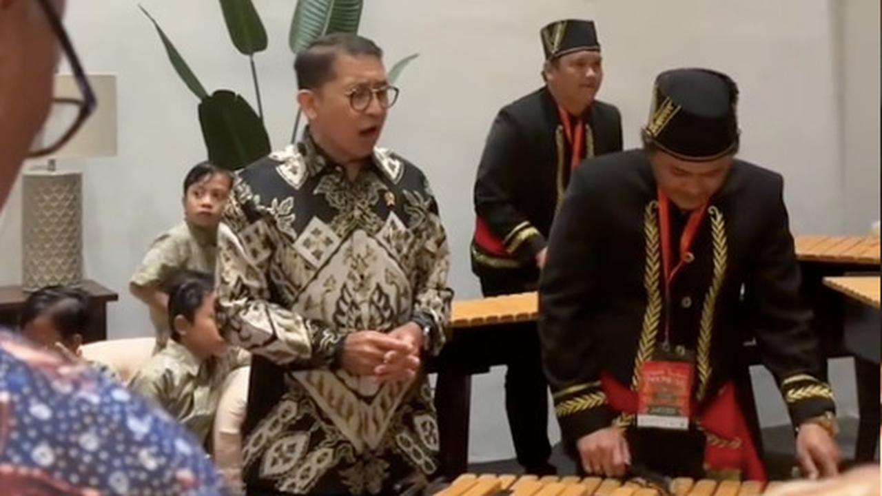 fadli zon nyanyi lagu