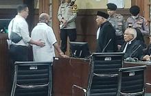 Sidang Kasus Lukas Enembe, Saksi Ungkap Kirim Rp1 Miliar untuk Acara Bakar Batu Pelantikan Gubernur Papua