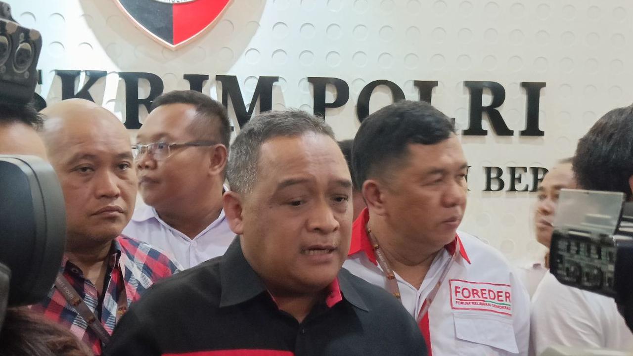 Tidak hanya itu, Rocky juga dikatakan Benny turut memprovokasi masyarakat untuk kembali terjadinya tragedi '98 untuk menggulingkan masa pemerintahan Jokowi.