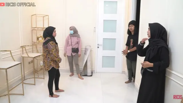 Rumah Ria Ricis direnovasi