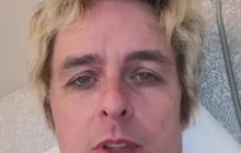 Konser Green Day di Jakarta Sukses, Billie Joe Armstrong Beri Kecupan kepada Seluruh Fans di Indonesia