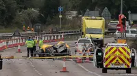 Tragedi Hawker Hunter saat jatuh di Jalan A27, Shoreham, West Sussex, Inggris, Sabtu (22/8/2015). (newstalk.com)