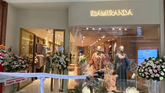 Sambut Ramadan, Ria Miranda Kembali Hadirkan Koleksi Motif Minang