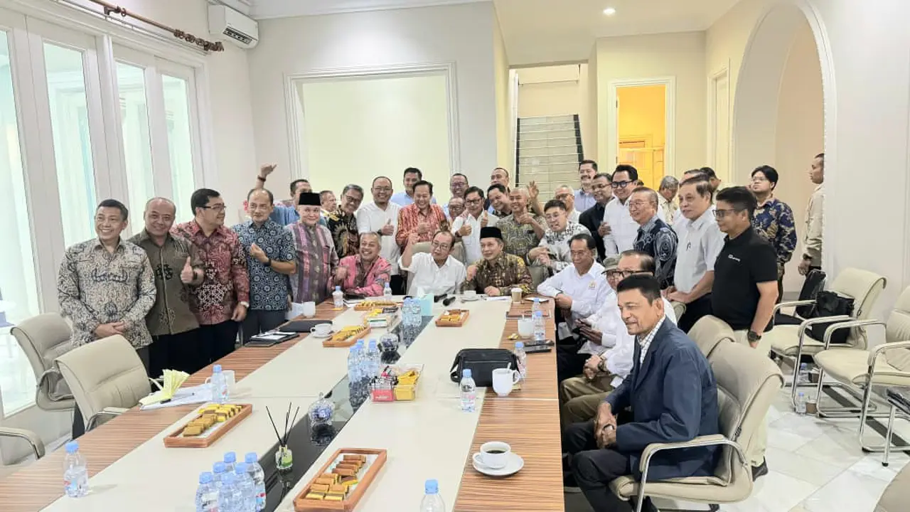 Menteri Koperasi (Menkop) Ferry Juliantono membeberkan arah besar kebijakan pemerintah dalam mengembalikan koperasi sebagai pilar utama ekonomi rakyat.
