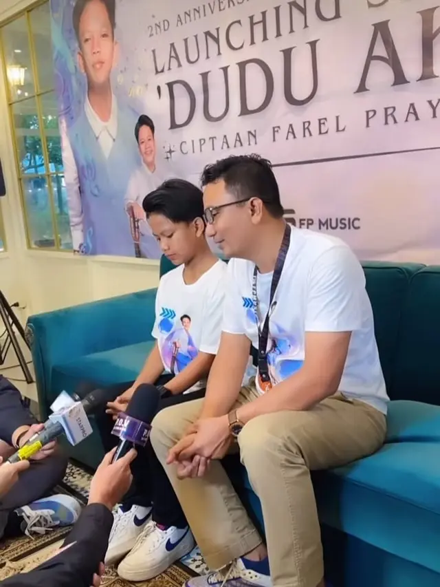 Potret Farel Prayoga saat rilis single baru berjudul Dudu Aku (Sumber: Instagram/@farelprayoga.real)