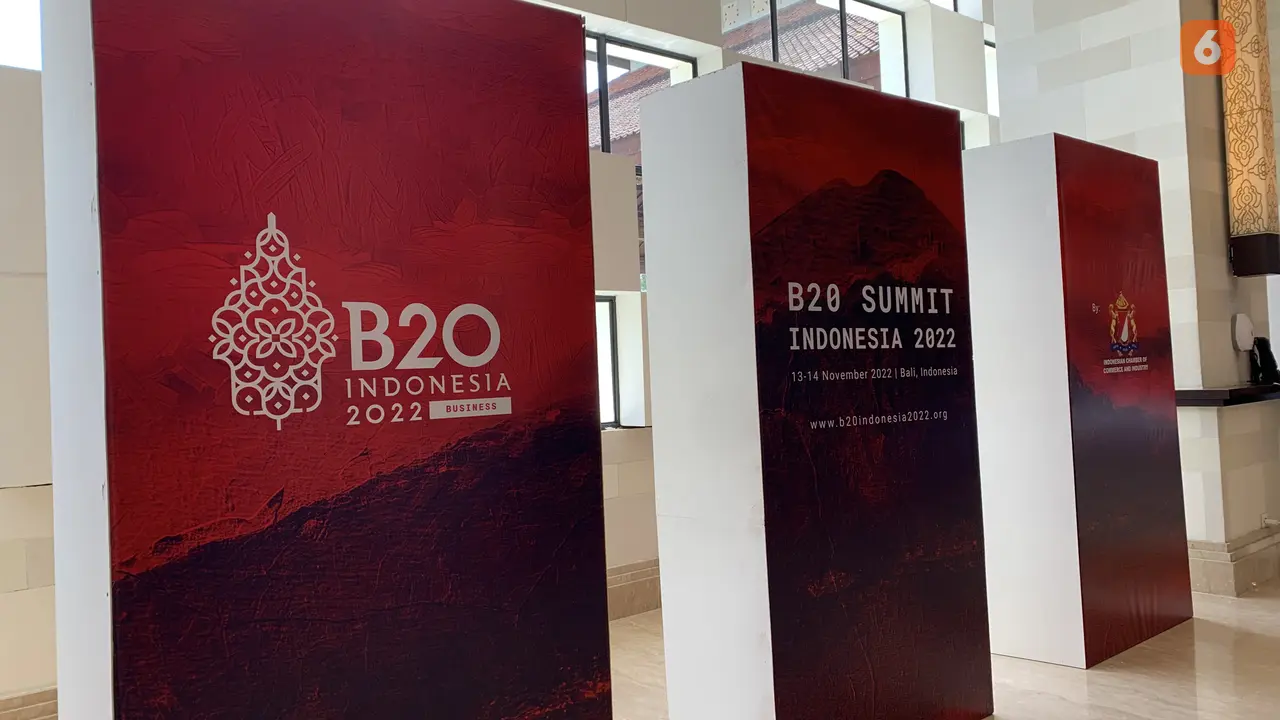 Acara pembukaan Indonesia Net Zero Summit 2022 yang digagas oleh Kadin Indonesia dalam rangkaian acara B20 Summit di Bali Nusa Dua Convention Center, Nusa Dua, Bali pada Jumat (11/11/2022). (Liputan6/Benedikta Miranti)