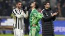 Bomber asal Chili itu mencetak gol setelah memanfaatkan bola rebound di dalam kotak penalti. Dia kemudian dengan mudah menaklukkan penjaga gawang Juventus, Mattia Perin. (AP/Luca Bruno)