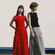 Lewat koleksi Spring/Summer 2026 bertajuk “Shapes of Poetry”, Cecilie Bahnsen membawa desain elevated dan craftsmanship khasnya ke dalam lini yang terasa lebih dekat dengan keseharian. [Dok/Uniqlo].