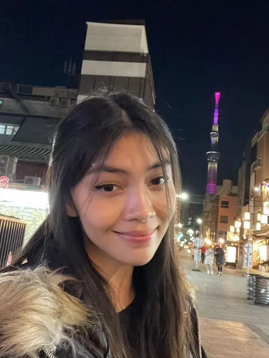 <p>Jago Main Ice Skating, Ini 6 Potret Cantik Sasi Anak Anjasmara dan Dian Nitami. (Foto: Instagram/sasiasmara)</p>