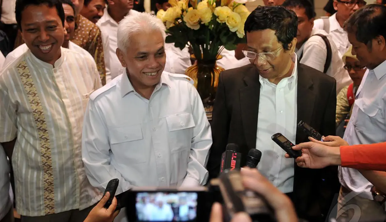 Menurut calon wakil presiden Hatta Rajasa dengan bergabungnya Mahfud MD bisa membuat pihaknya lebih kuat dan berpeluang untuk menang,  Jakarta, Kamis (22/5/2014) (Liputan6.com/Johan Tallo)