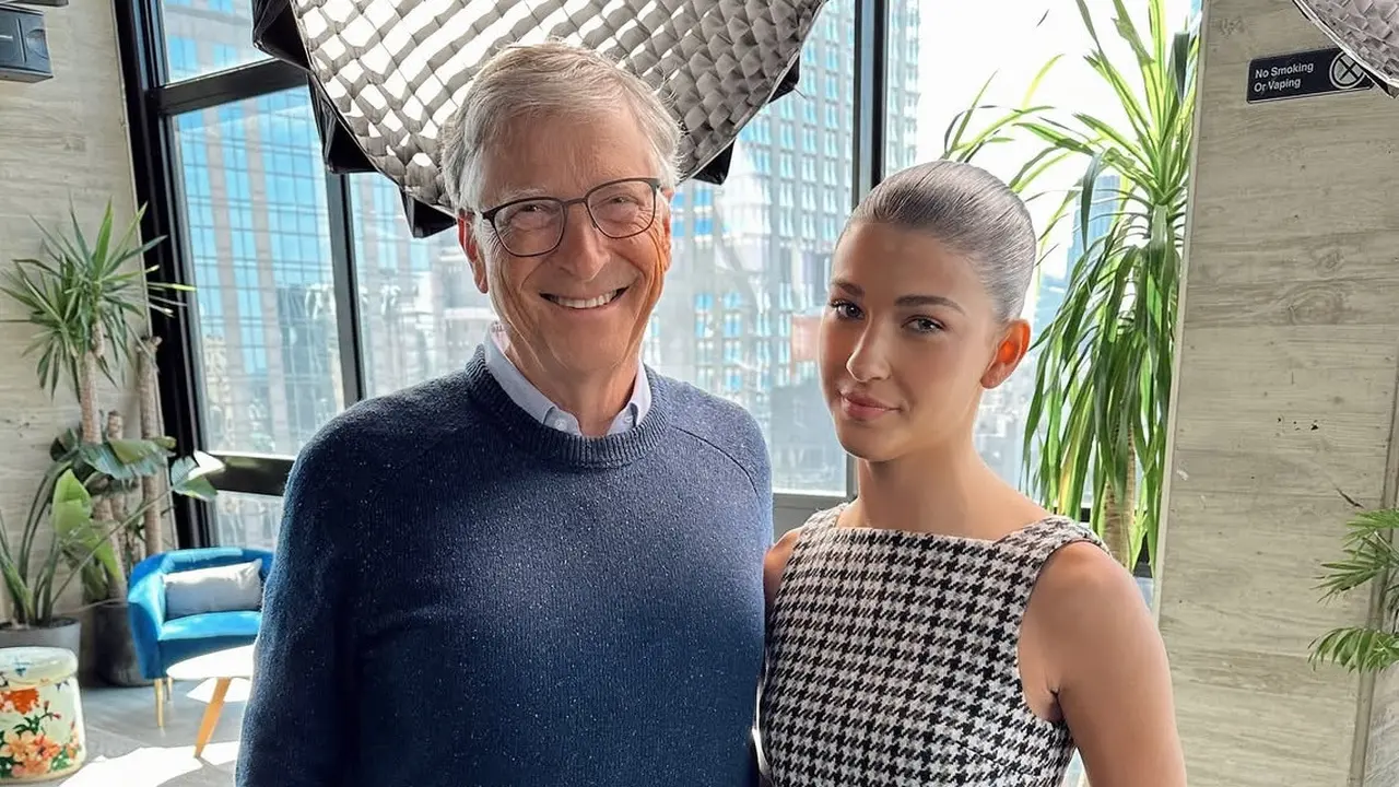 Mengenal Putri Bungsu Bill Gates, Phoebe