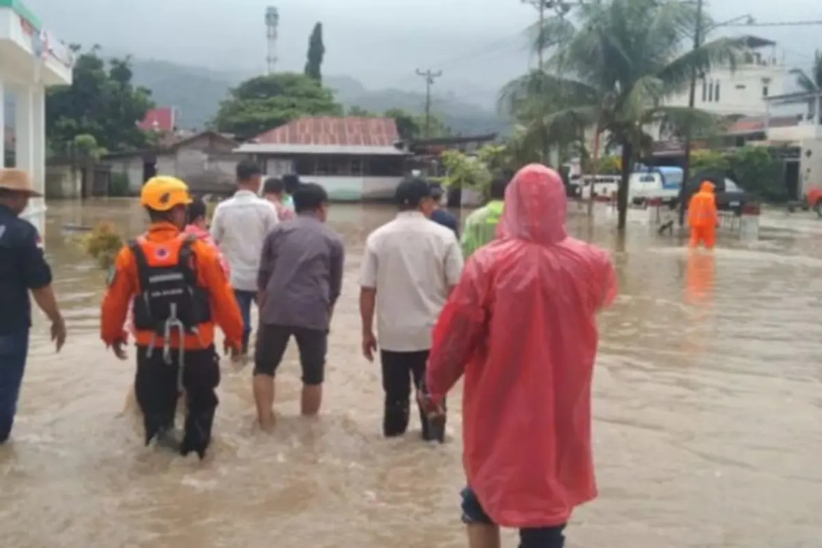 Kondisi banjir yang terjadi di Kabupaten Bolmong, Sulut, akibat tingginya curah hujan dalam beberapa hari terakhir.