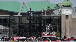 Dewan Perwakilan Rakyat (DPR) Republik Indonesia resmi mengesahkan Rancangan Undang-Undang Perubahan atas Undang-Undang Nomor 34 Tahun 2004 tentang Tentara Nasional Indonesia atau RUU TNI menjadi undang-undang. (BAY ISMOYO/AFP)