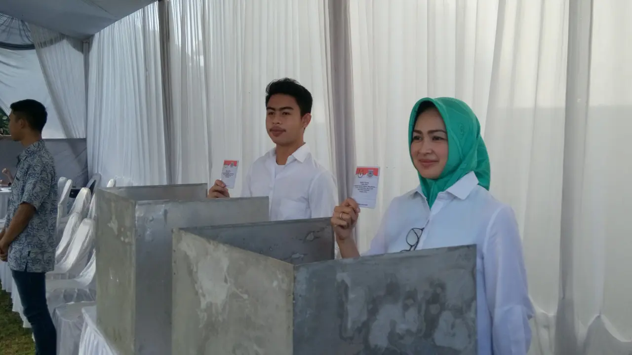 20151209-pilkada-tangsel-airin