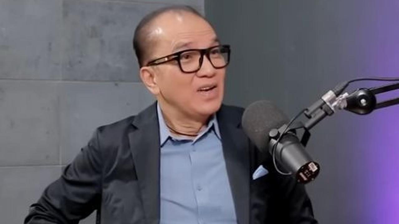 "Tahu nggak begitu saya pulang ke Jakarta, buku itu tidak ada. Saya cari-cari, buku itu tidak ada dan saya tanya kakak saya di Palembang. 'Kak tolong kamu cek ada Pesantren di jalan ini nomor sekian. Saya mau berterima kasih sama Ustaz itu karena dia meno