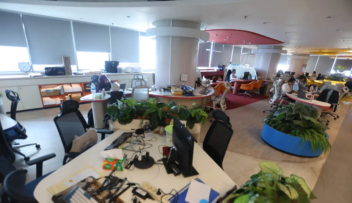 Kebijakan ini membuat suasana Balai Kota DKI Jakarta tampak lengang sejak pagi hari. Tampak dalam foto, suasana salah satu gedung di Balai Kota Jakarta saat hari pertama pelaksanaan kebijakan Work From Home (WFH) bagi Aparatur Sipil Negara (ASN) pada Jumat (10/4/2026). (Kapanlagi.com/Budy Santoso)