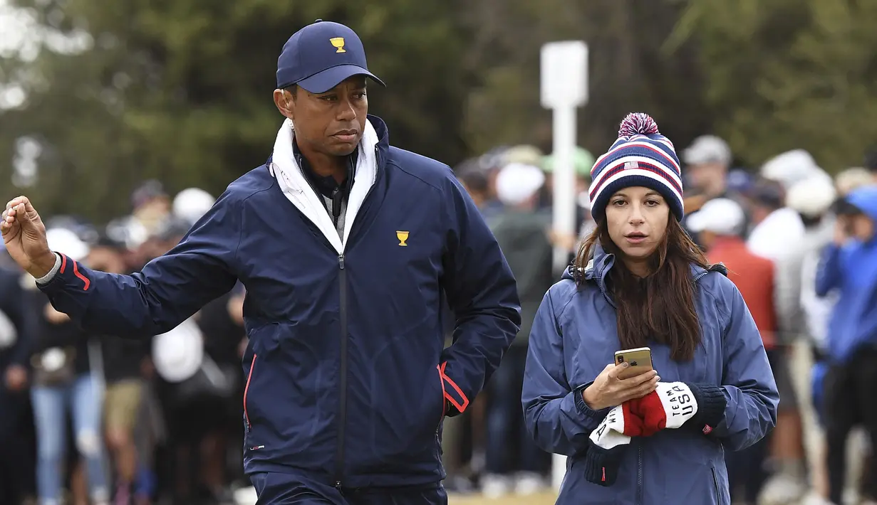 Erica Herman. Adalah seorang manajer restoran atlet di Florida yang menjalin hubungan dengan Tiger Woods sejak 2017 hingga kini, setelah berpisah dengan sang istri Elin Nordegren karena terkuaknya perselingkuhan dengan beberapa wanita pada tahun 2009. (AFP/William West)