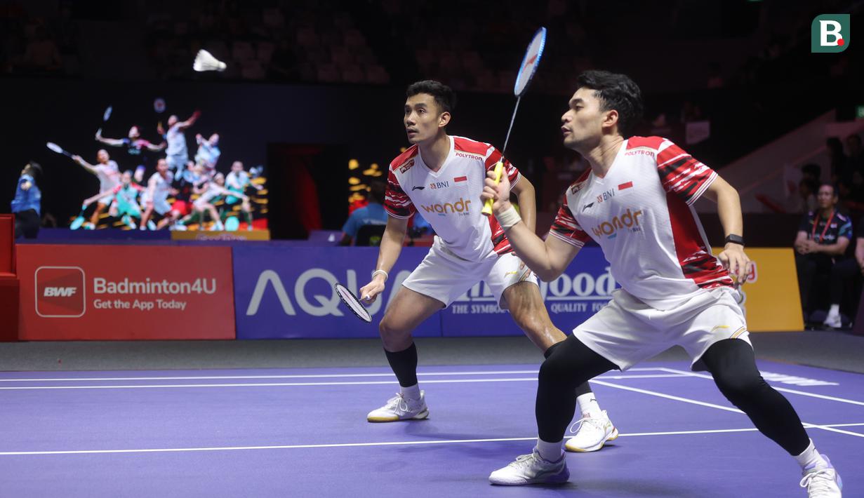 Ganda putra Indonesia, Leo Rolly Carnando/Bagas Maulana saat melawan wakil India, Satwiksairaj Rankireddy/Chirag Shetty pada pertandingan Indonesia Open 2025 di Istora Senayan Jakarta, Selasa (3/6/2025).