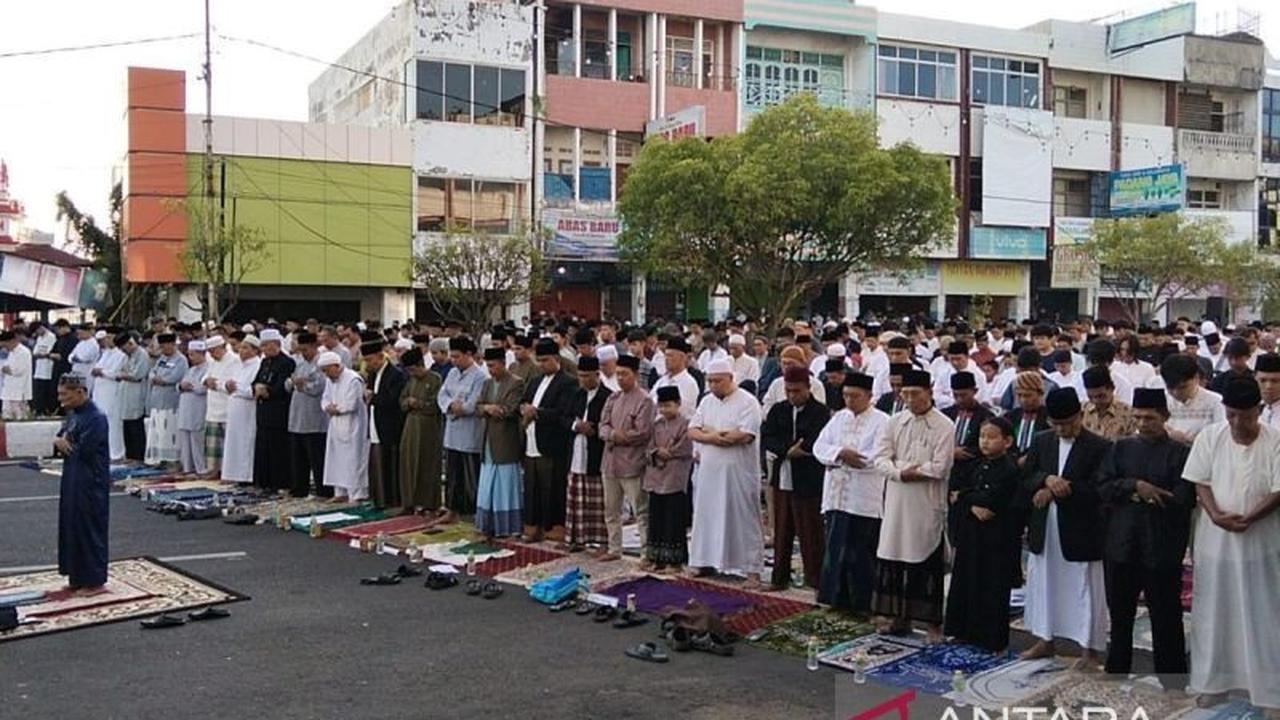 Khatib Idul Fitri Bengkulu: Jauhi Praktik Korupsi, Merusak Sendi Kehidupan dan Nilai Kejujuran