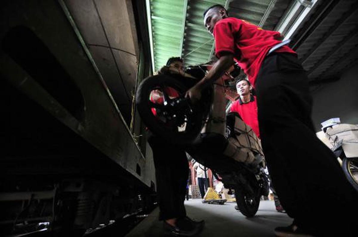 Menengok jasa pengiriman paket motor 