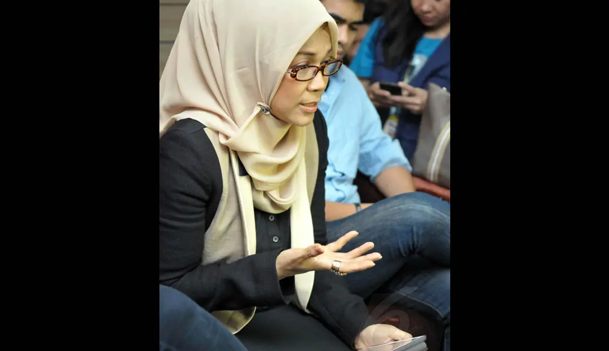 Di kesempatan yang sama, sang ibu juga mengungkapkan ada upaya pemutarbalikkan fakta dengan memanfaatkan kelabilan Chacha, Jakarta, Jumat (8/8/14). (Liputan6.com/Panji Diksana)