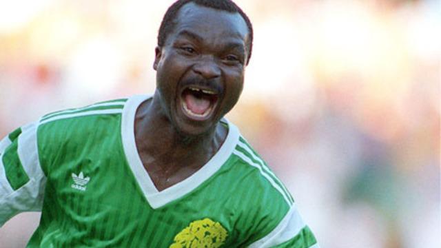 Klip momen klasik tentang Roger Milla striker Kamerun yang namanya meroket di Piala Dunia 1990, Italia dan pernah bermain di Liga Indonesia bersama Pelita Jaya (1994-95).