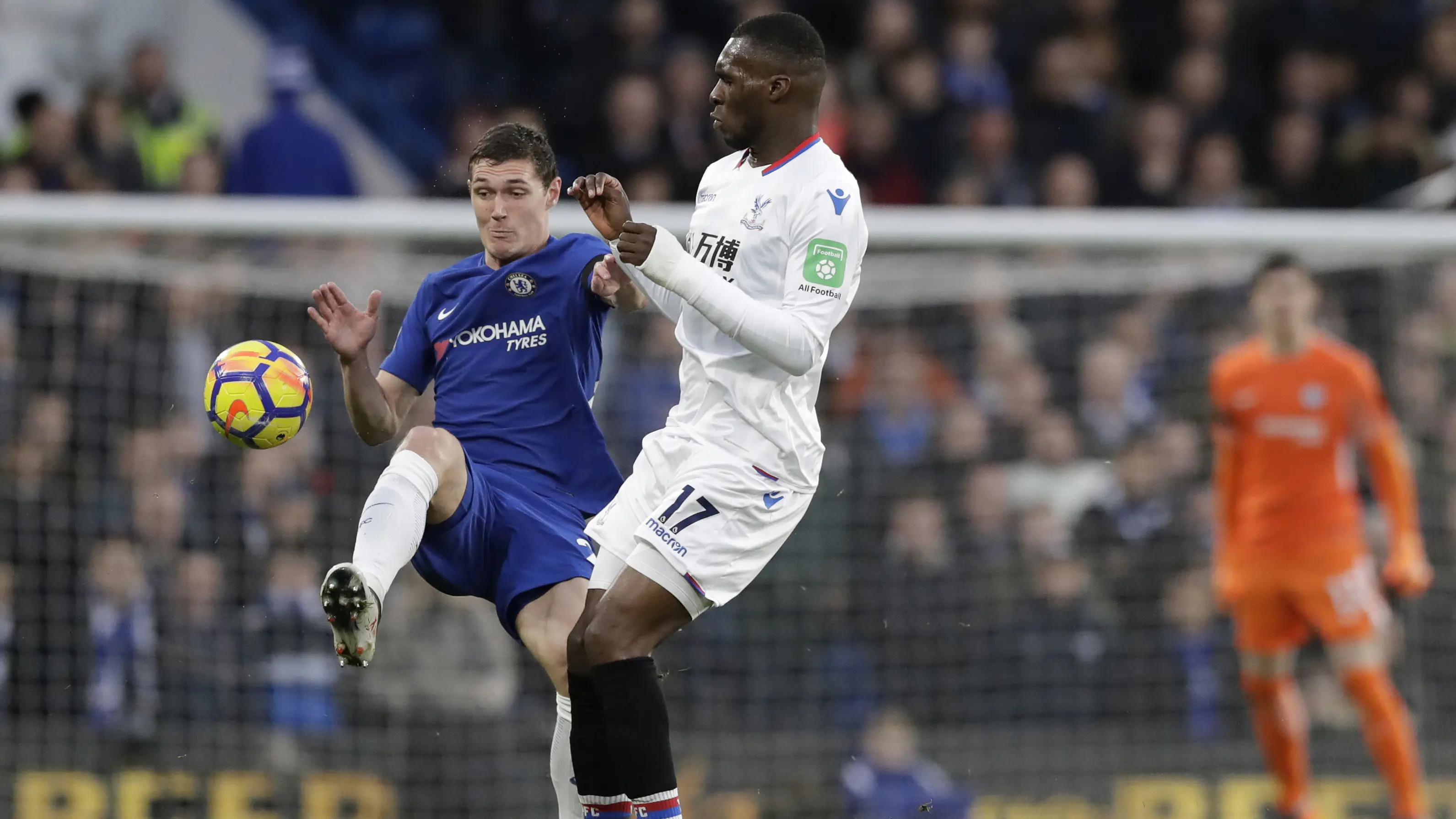 Aksi pemain Chelsea, Andreas Christensen (kiri) (AP/Matt Dunham)