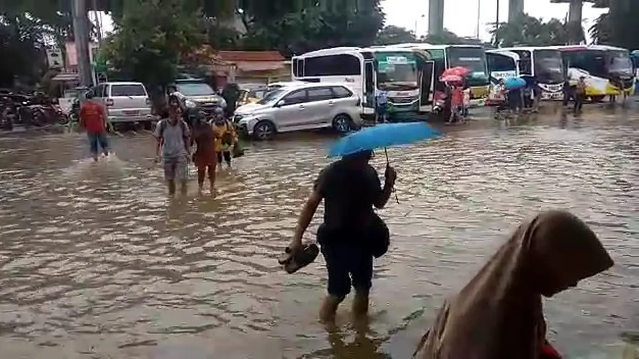 Banjir Terminal Kampung Rambutan