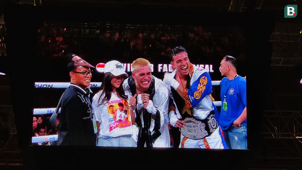 Fadly Faisal mencetak sejarah dengan memenangkan sabuk ICB (Influence Championship Boxing) International, gelar pertama di Asia, setelah mengalahkan YouTuber Malaysia, Aisar Khaled