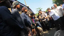 Kedatangan rombongan Jokowi dan JK disambut hangat oleh pihak keraton di Yogyakarta, Senin (2/6/2014) (Liputan6.com/Herman Zakharia).