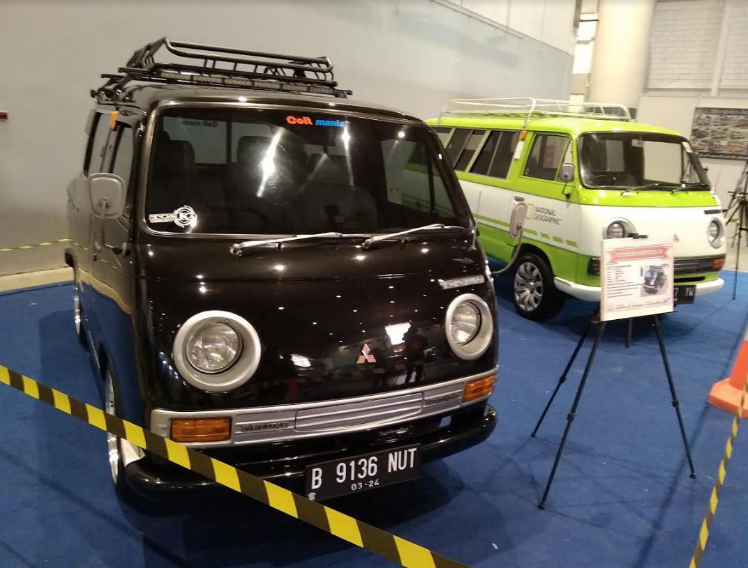 Melihat Deretan Angkutan Umum Jadul di Pameran Busworld - Berita Otosia.com