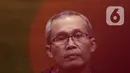 Wakil Ketua KPK, Alexander Marwata saat rilis penahanan dua tersangka dugaan korupsi pekerjaan pembangunan Stadion Mandala Krida Daerah Istimewa Yogyakarta di Gedung KPK, Jakarta, Kamis (21/7/2022). KPK menahan Direktur Utama PT Arsigraphi, Sugiharto dan Kabid Pendidikan Khusus Dinas Pendidikan, Pemuda dan Olahraga DIY, Edy Wahyudi sebagai tersangka. (Liputan6.com/Helmi Fithriansyah)