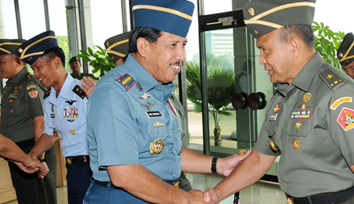 Inilah beberapa nama Perwira Tinggi TNI yang baru saja mendapatkan kenaikan pangkat. Diantaranya, Mayjen TNI Sunindyo (Aspers Kasad) dan Mayjen TNI O. Sudjatmiko. (Pengirim: Badarudin Bakri Badar).