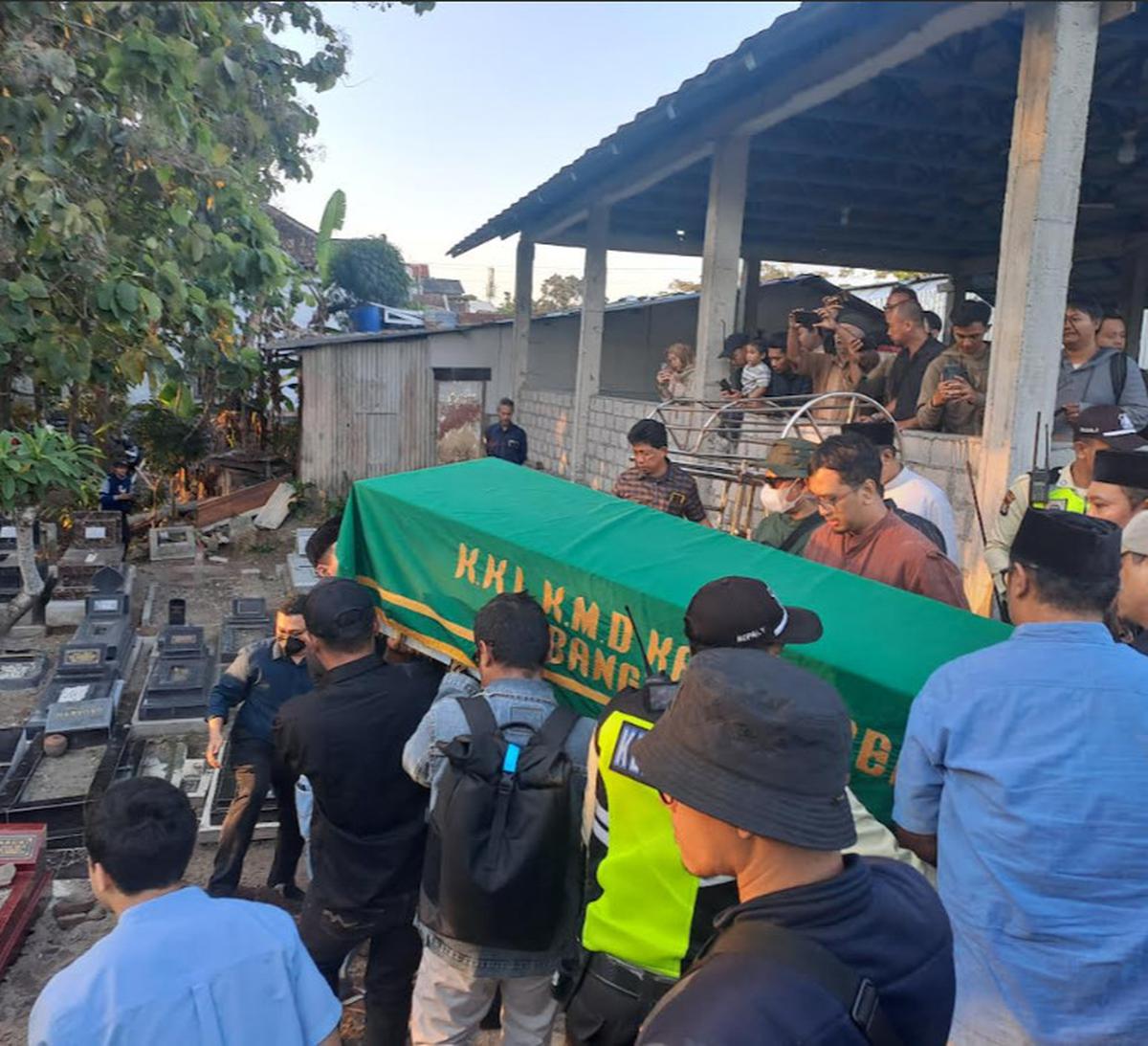 Pemakaman Diplomat Muda Arya Daru