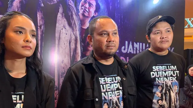 sang sutradara Fajar Martha Santosa pada Doorstop film sebelum dijemput nenek, Jakarta pada Rabu (14/1/2026) (dok.Zikrah Nur Amalah/Liputan6.com)