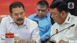 Menko Polkam Budi Gunawan mengungkapkan desk ini telah menyelamatkan kerugian negara hingga Rp 6,7 triliun hanya dalam waktu tiga bulan. (Liputan6.com/Herman Zakharia)