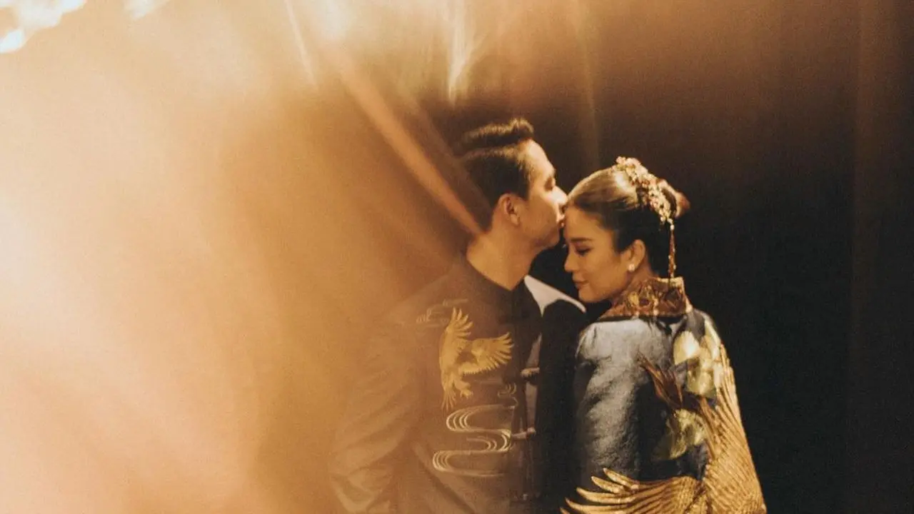 7 Momen Upacara Tea Pai Kevin Sanjaya dan Valencia Tanoe yang Tampil Menawan