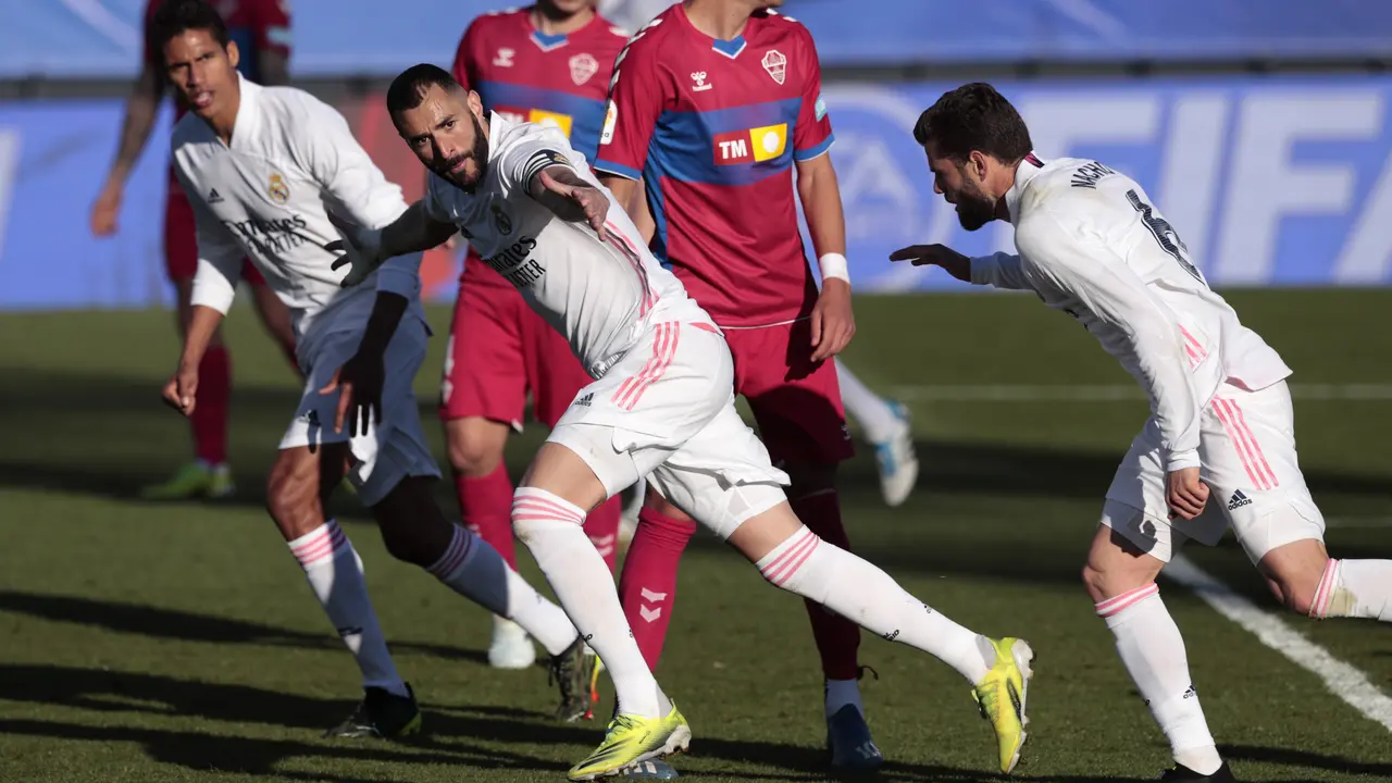 FOTO: Karim Benzema Jadi Pahlawan, Real Madrid Susah Payah Tekuk Elche