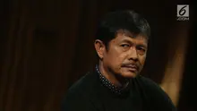 Pelatih Timnas U-19 Indra Sjafri dalam acara Diskusi Sepak Bola Usia Muda, Mengejar Pentas Dunia di Gedung SCTV Tower, Senayan, Jakarta, Rabu (18/10/2017). (Liputan6.com/Helmi Affandi)