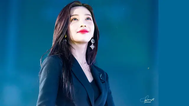 Seulgi `Red Velvet`