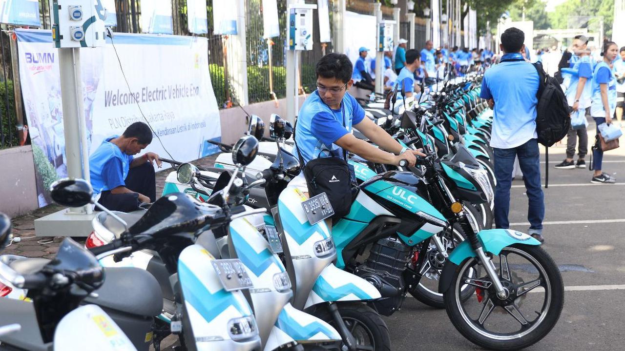Promo dan Diskon Sepeda Motor Listrik di Pameran Jakarta Fair 2024