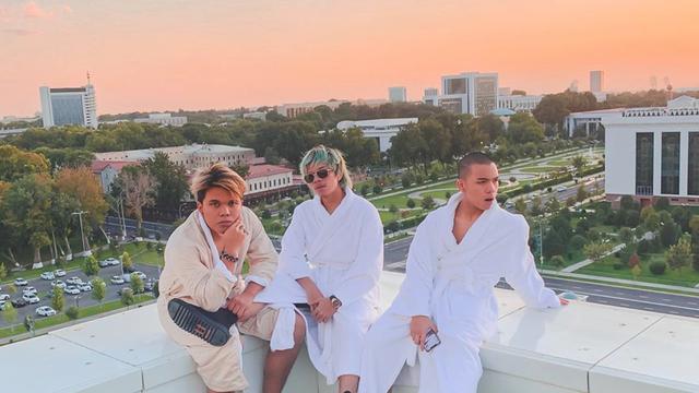 FOTO: Gaya Atta Halilintar Saat di Uzbekistan Hadiri World Influencer Congress