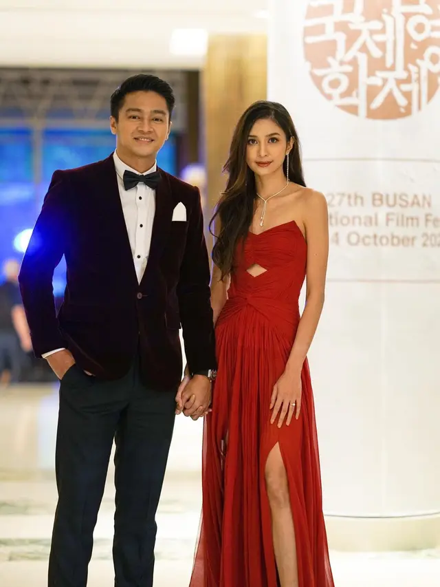 Melenggang di Red Carpet, Ini 7 Potret Mesra Mikha Tambayong dan Deva Mahenra