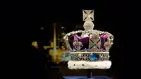Mahkota Imperial State adalah mahkota yang dikenakan raja Inggris saat meninggalkan Westminster Abbey pasca upacara penobatan. (Dok.&nbsp;Adam Hinton/Royal Collection Trust/hrp.org.uk)