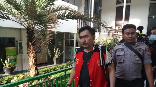 Gatot Brajamusti alias Aa Gatot