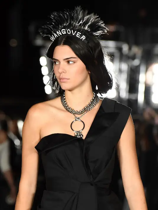 Di sebuah klub di West Hollywood, Los Angeles, Kamis (2/11/2017), malam waktu setempat, Kendall merayakan ulang tahunnya yang ke-22. Semakin dewasa, ternyata ia punya harapan baru soal kisah asmaranya. (AFP/Angela Weiss)