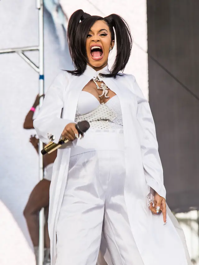 Cardi B Hamil di Coachella